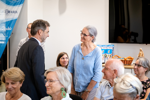 EB Grünwidl bei einer Livesendung Radio Maria / Erzdiözese Wien/ Schönlaub, Stephan Schönlaub EB Grünwidl bei einer Livesendung Radio Maria