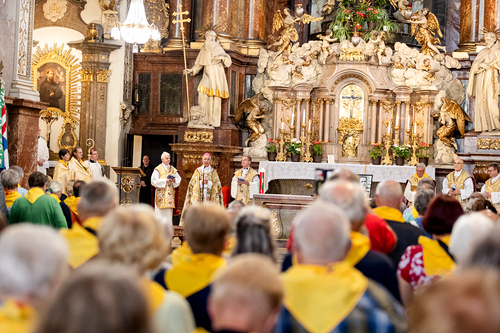 400 Mesnerinnen und Mesner bei österreichweiter Wallfahrt / Erzdiözese Wien/Schönlaub, Stephan Schönlaub 400 Mesnerinnen und Mesner bei österreichweiter Wallfahrt